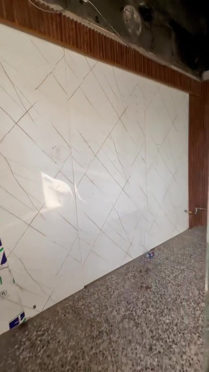 سلام عليكم ، محل ركن الايجار في حي القاهرة بل قرب من تانكي .
  
الاتصال : ***********
