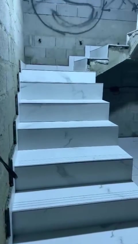 السلام عليكم ورحمة الله وبركاته اسطه سيراميك متفرغ حالياً شغل هندسي واسعار مناسبه للتواصل عبر الرقم *********** وتساب موجود بالاضافه للالتزام بالمواعيد
