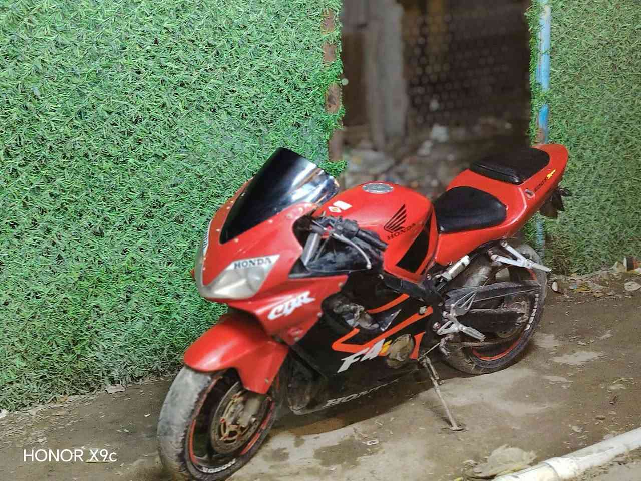 سلام عليكم شباب دراجه مكفوله موديل 2004 السعر 22 بيه مجال *********** تواصل واتساب وتصال
