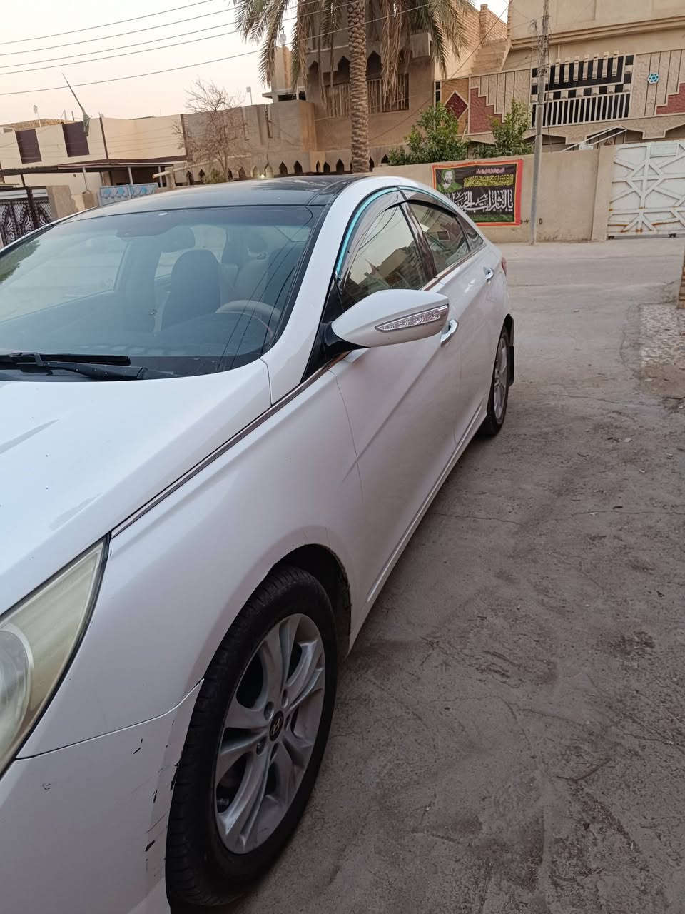 سوناتا ٢٠١١ خليجي أبيض اللون محرك ٢٤٠٠ دوش فول مواصفات عدا البصمه مكفوله بيها بس نص قبق جنطه صبغ فقط بانوراما قطعتين تبريد مري شفط شفتات ستيرن اشاير مري رقم بغداد بسمي سعر ١١٨ مكانها بابل المسيب السده 
***********
