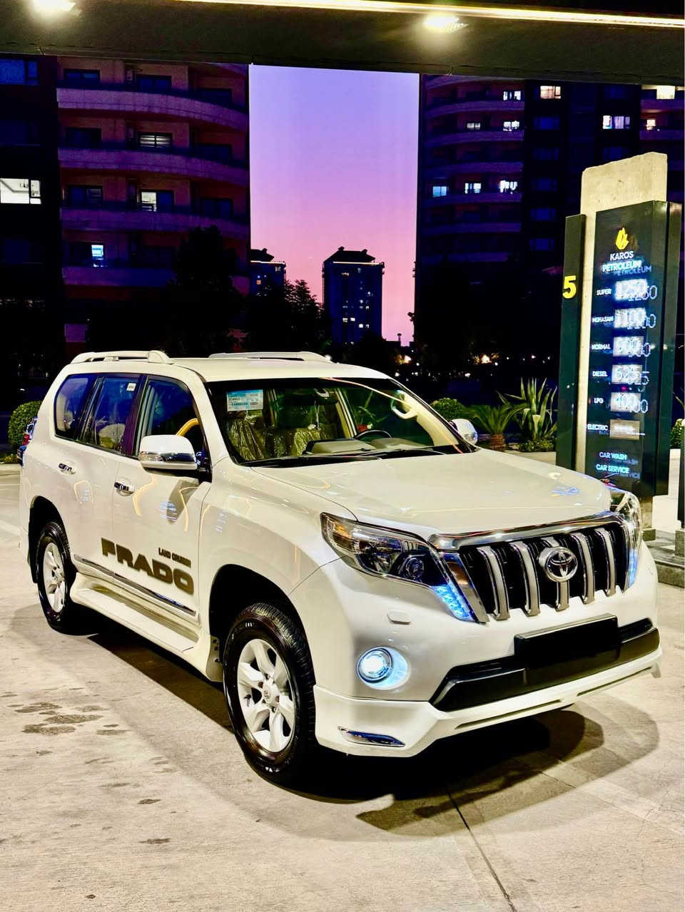 تۆیۆتا پرادۆ ٢٠١٤ سفری شەریکەی ساس مواسەفات TX.L چوار پستۆن دەبڵ سپێر
بێ بۆیاخ ـ بێ سارد ـ بێ کراوەنە ـ بێ شوخت 
دەبڵ ئەکسل قورس و سوک
لایت ڕەش و LED بیلاد
بلاجکتۆر LED بیلاد
لایتەکانی بەرز و نزم ئەکات
توڵی سەقف
شاشە tesla
سوکان ڤۆلێۆم
بەصمە و شەغال
کامێرەی پێش و دوا ـ حاسە
ناو زەرد
٣ ڕیز کوشن و تەبرید مەرکەزی
٤ جام auto
نزامی eco
هۆکی بیلاد
گێڕ و مەکینە نەکراوەتەوە سەوت و بوخار و هەموو گیانی بە شەرتی یەک مانگ
دەبڵ سپێر بیلاد
٤ تایەی لۆک نەخشی بیلادی
نۆزڵ پلاک پاتری تازە
تازە پێش و دوای داگیراوە کامل مەزبوتە
تازە کامل سێرفس ڕۆن هایدرۆلیکی گێرو سیوەیل کراوە لە شەریکەی motul
سەنەوی و ژینگەو و ڕێگەوبان و هەزەی تازەیە تا ٢٠٣٠
بەناوی خۆمەوەیە سەیارەکە نموونەی جوانیە لە ڕەسمەکان زۆر جوانترە
شوێن سلێمانی:

***********
*********** السليمانية, العراق
