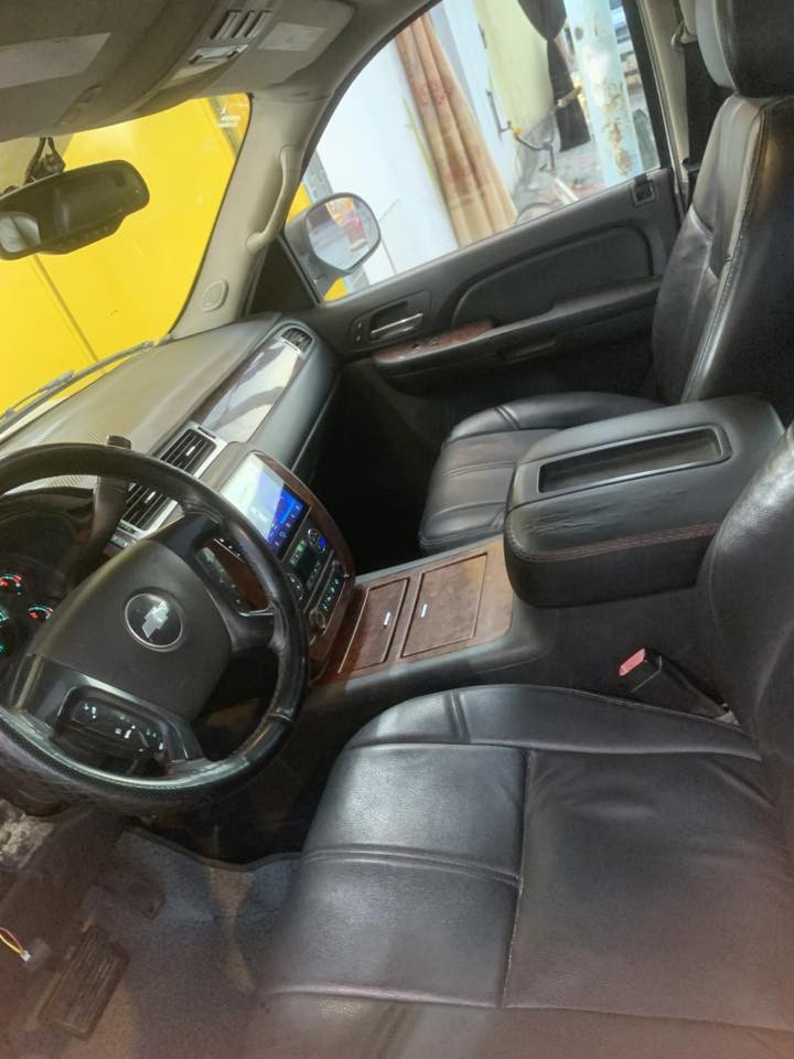 السلام عليكم تاهو LTZ  موديل 2008 اصل معلايه 2010 رقم صلاح الدين الماني  فول  معروفه مواصفاته مكفوله من الضربه والكص  بيه رشاشة صبغ منظومة غاز بانزين تخم تايرات كير محرك شرط جاهز تبريد ثلج حداديه جديده بيع  مراوس مكاني النجف السعر 125 وبيه مجال /***********
