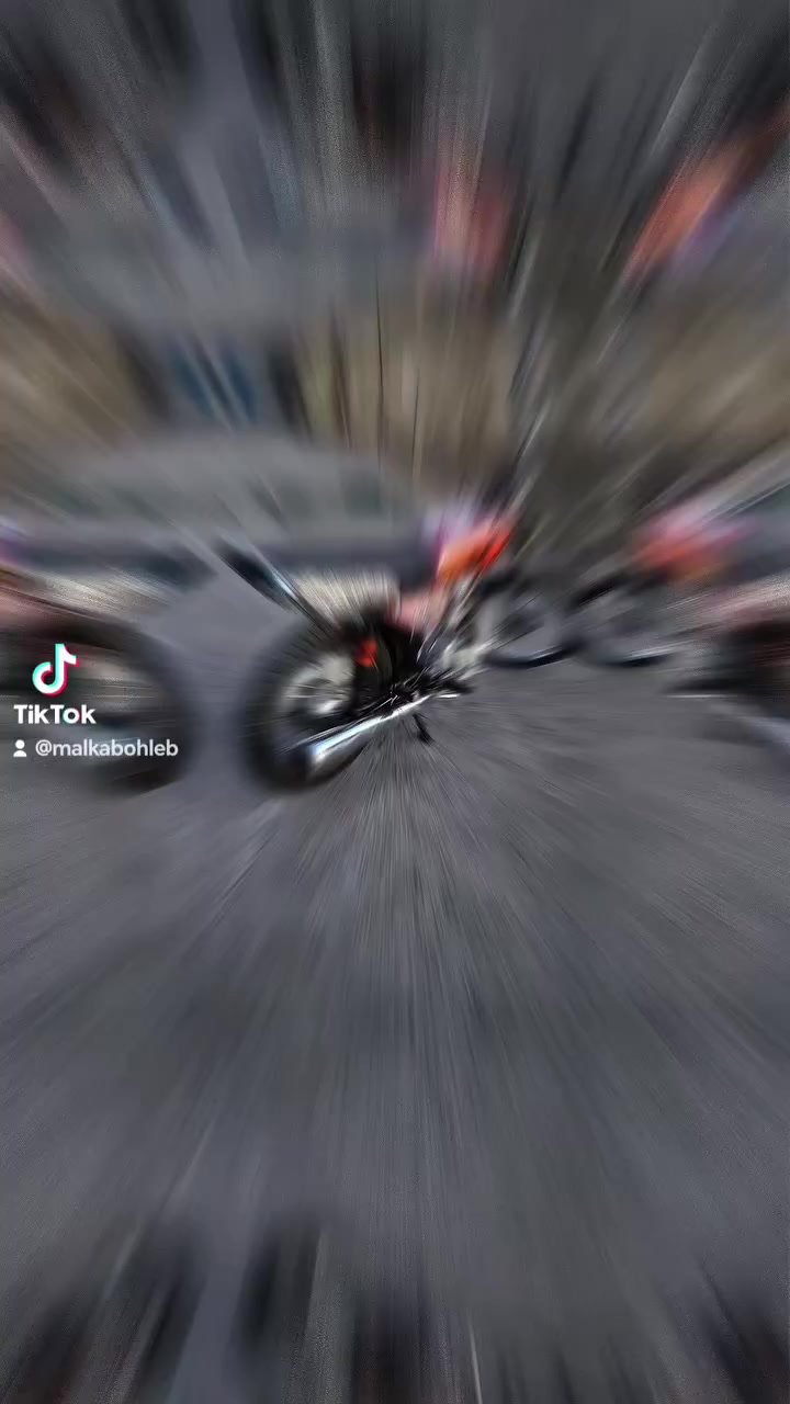 السلام عليكم اخوان دراجه نامه للبيع نضيفه وحلوه السعر ٤٠٠ اتصل***********
