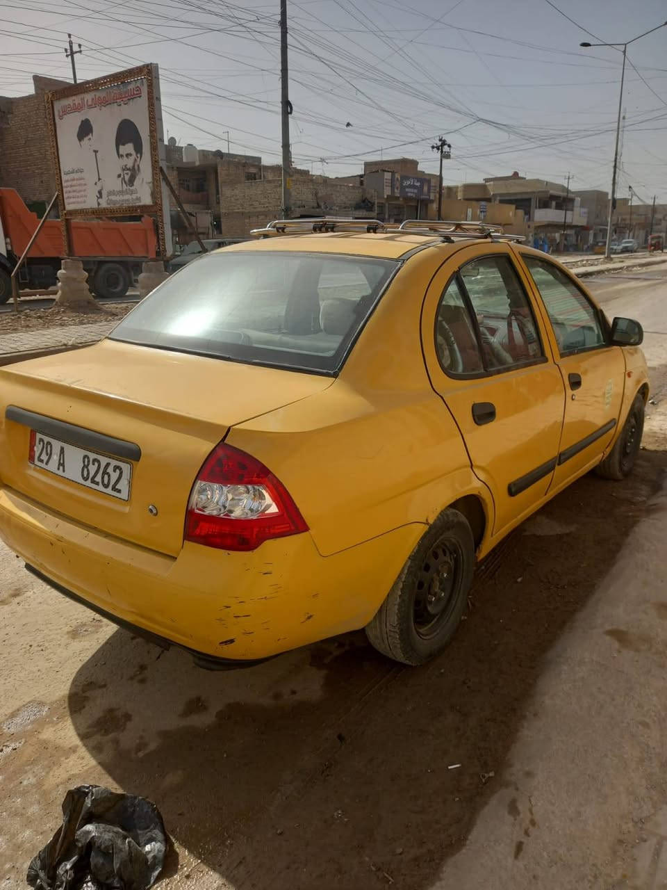 السلام عليكم سياره للبيع سعرها 30 وبيها مجال باسمنا مصفره هيئه وغرامات محوله جديدن مكانها بغداد الحسيني ***********
