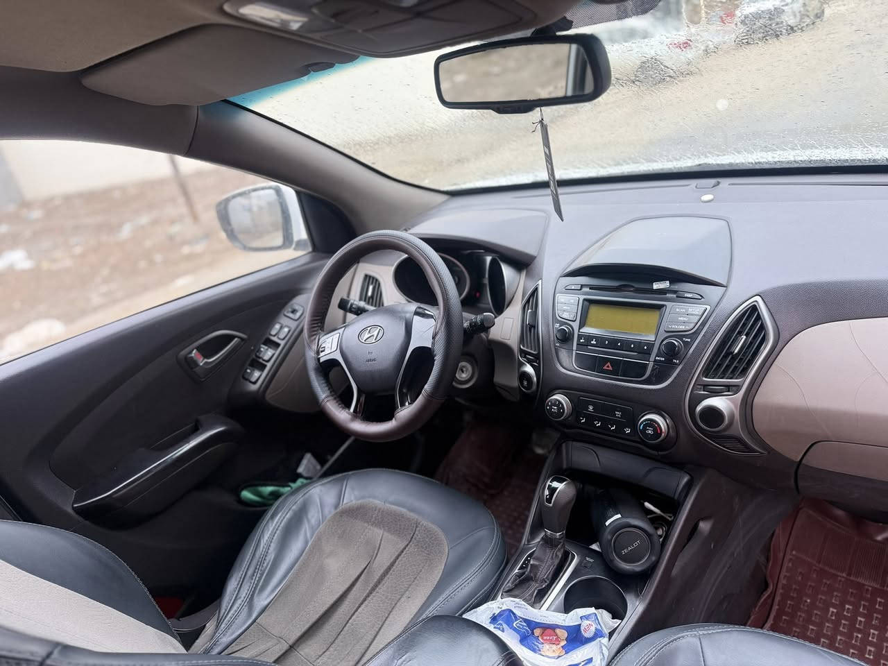 توکسان ٢٠١٤
بیها مکانین أضغير بارد مع حالوب صقف ولبونيد
سياره بسمي سنويه بدون مصرف كله شغال تبريد تتفئە 
مکان کرکوک للئستفار
*********** 
‏***********
