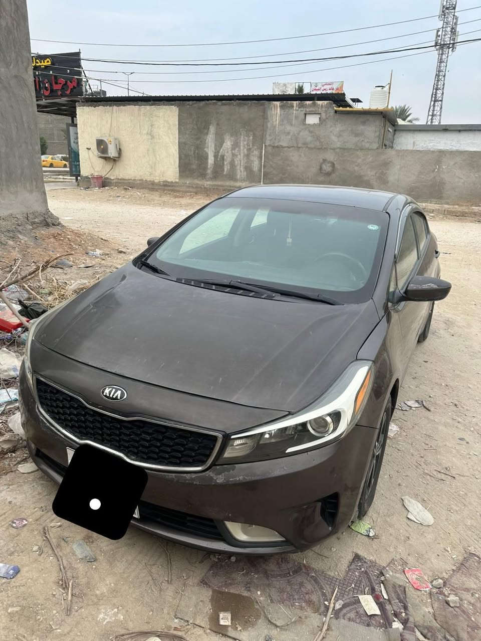 سلام عليكم كيا  فورتي موديل 18 رقم اربيل لون قهوائي أمريكي السياره حادثها جاملغ وبنيد فقط عندي صور الصور 
محركها 2000 دوش السيارة شوفت عينك شلون نضيفه / شاشه تحكم ستيرن كشنات تدفه   تخم تاير جديد بيها السعر 125وبيها مجال مكان السياره بابل الحله استفسار ***********
