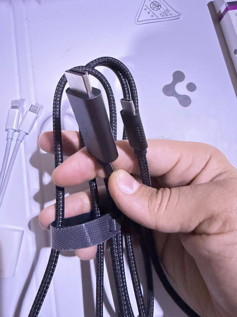 ادبترات متنوعه 

Vonxite 7-in-1: يحول منفذ الـ Type-C في جهازك 
إلى 7 منافذ (HDMI 4K، فلاشات، ذاكرة، وشحن

محول أيفون وتايب سي: لتوصيل الفلاشة أو الكاميرا مباشرة بالموبايل ونقل الصور والملفات بسرعة.

كيبل HDMI 4K (مجدول): لعرض محتوى موبايلك أو اللابتوب على الشاشة مباشرة بجودة عالية جداً وخامة قوية.

وصلة تقسيم: لشحن الموبايل واستخدام قطعة أخرى في نفس الوقت.


**إذا كنت صاحب هذا الإعلان وتريد حذفه لأي سبب، رجاءا أرسل رسالة إلى الدعم الفني**