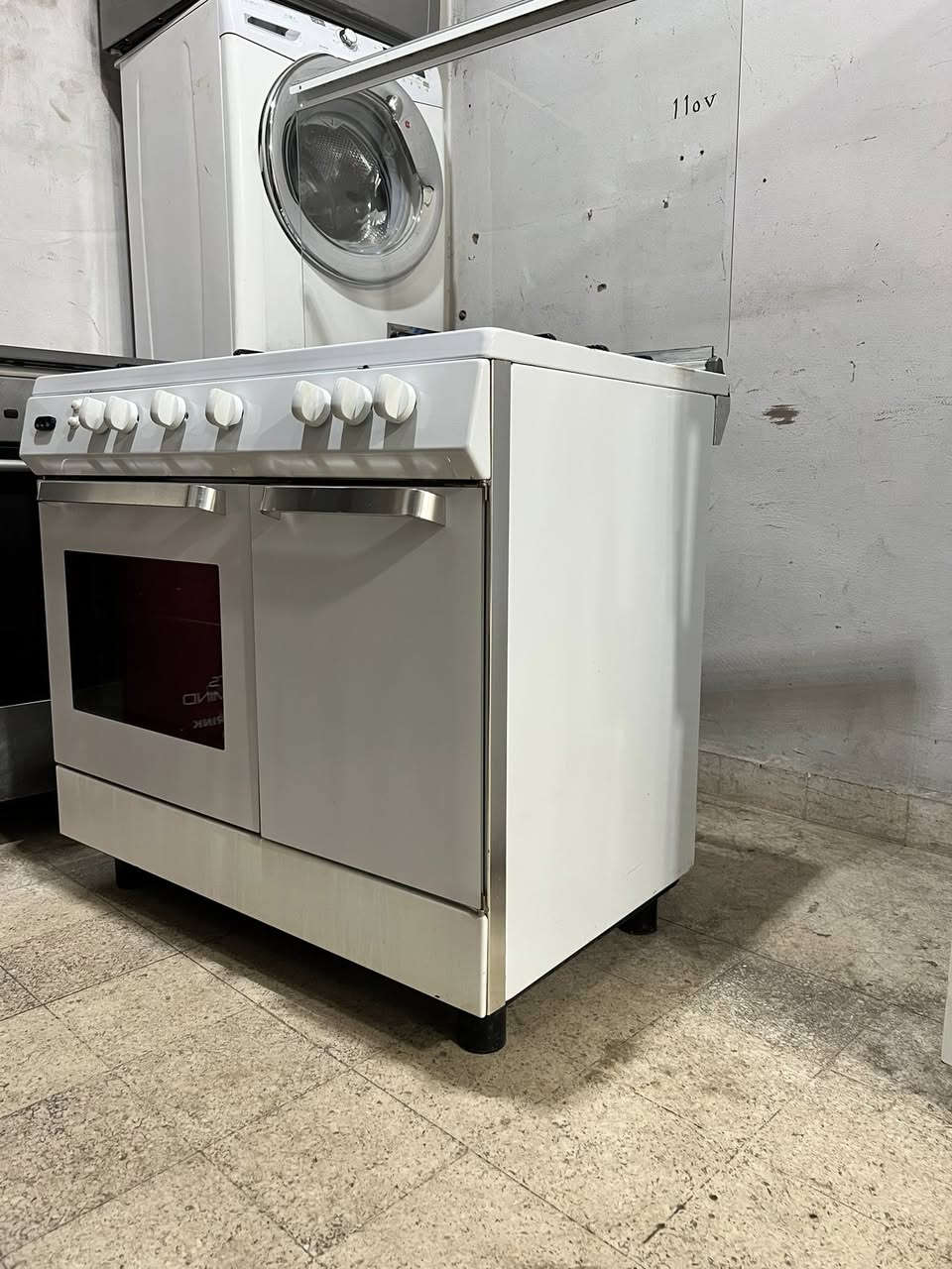 غاز 5عيون/ايطالي  🇮🇹 / نار زرقاء 🔥/ مفتاحين للفرن بحاله الجديد ((برج حمود 
تواصل 71239872☎️


**إذا كنت صاحب هذا الإعلان وتريد حذفه لأي سبب، رجاءا أرسل رسالة إلى الدعم الفني**