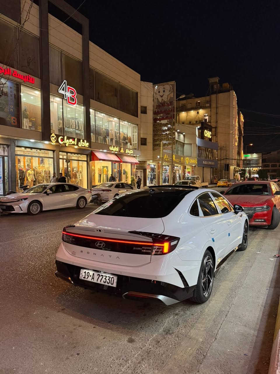 سوناتا خليجي موديل 2024  الفول بانوراما
السيارة كفالة عامة بحالة الشركة وفول مواصفات 
السعر 235 $ ورقة وبيها مجال 
للاستفسار / *********** المكان كربلاء شارع المخازن
المواصفات :......................
حجم المحرك 2500 دوش
سقف بانورامي
صندوق كهربائي
كاميرا خلفية دوارة
حساسات امامية وخلفية
بصمة تشغيل وابواب وجنطة
مثبت السرعة
مرايا جانبية كهربائية
نوافذ كهربائية اوتو 
شاشة ديجتال 
مقاعد كهربائية
6 وسادة هوائية
المصابيح الأمامية والخلفية  LED
داتا شو 
أبل كاربلاي
توقف ذاتي Auto Hold
سايد بريك بصمة 
شاحن لاسلكي
ستائر خلفية
وضعيات القيادة Drive mode
التبريد منفصل مناخين لمس
2 قطع تبريد 
مانع الانزلاق و ABS
وبعد بيها مواصفات
