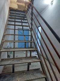 يالله اللهم صل علئ محمد والي محمد  تم بعون الله انجاز درج حديد داخلي ح...