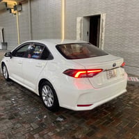 كورلا علامه الزرقاء موديل 2023 ماشيه 99km كيلو  بيه بارد جاملغ خلفي مع...