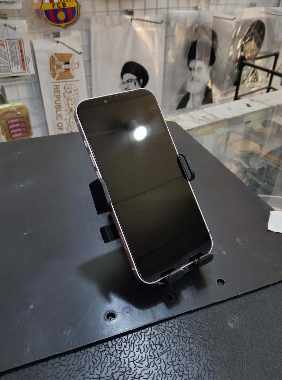 📱 للبيع ايفون 13 عادي

🔹 السعة: 128‪GB
🔹 اللون: ابيض
🔹 الحالة: نظيف، استخدام شخصي  
🔹 بيه فطر بل شاشه والضهر يضيعن
🔹 Face ID شغال ✔️  
🔹 iCloud مفتوح وجاهز للفحص ✔️  
🔹 البطارية:100‪
🔹 التصوير حلو 
📸 الجهاز كلش حلو اجمل من لصور

💰 السعر :(275) وبيه مجال 
📍 الموقع: (واسط ناحيه شيخ سعد) ويوجد توصيل للمحافظات
للتواصل خاص او واتساب او اتصال ***********‪
