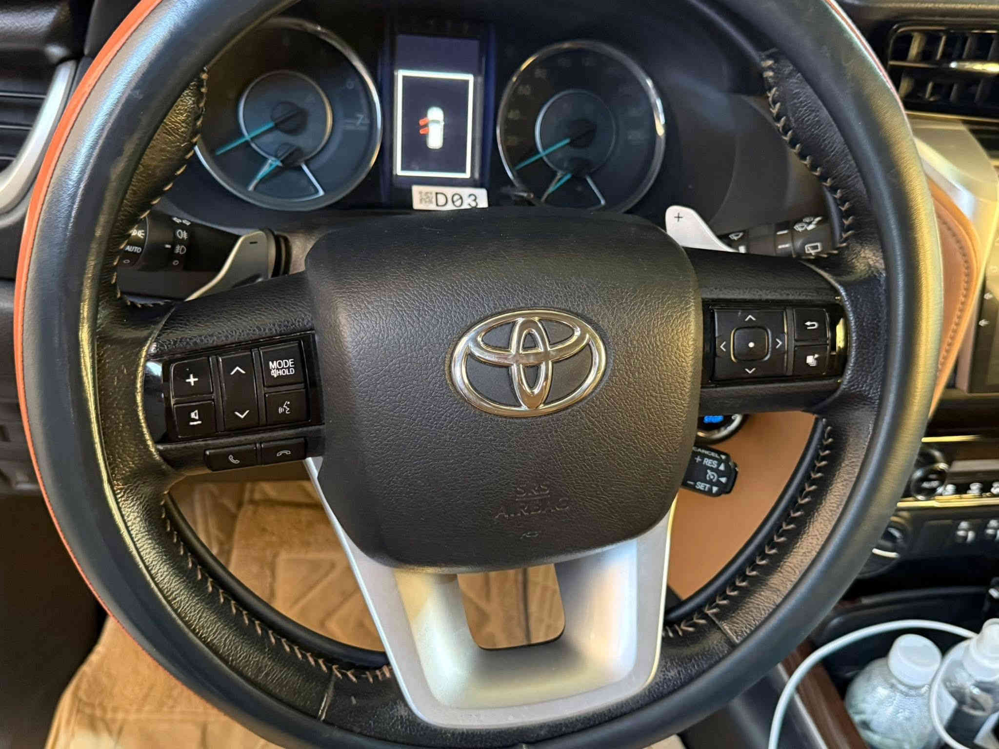 السلام عليكم 
تويوتا فورتشنر 2019 فول ١ع وحد
ماشية 115 الف كيلو وقابل للزيادة 
#شركة SAS  باسمي 
-محرك 4 سلندر VVTI.2700
2-بصمة دخول ذكي
3-فورويل +قفل دفلوك 
4-كير اوتو +شفتات ستيرن ترجيع نمر
تحكم استيرن جهتين
5-وضعيات قيادة Eco+PWR
6_نضام مانع انزلاق 
7-حساسات خلفي 
8-مري كهرباء شفط +اشارة 
9_شاشة كبيرة Car play
10-كامرة بلاد +GPS 
12-منفذ شحن 
13-ثلاجة 
14-صاج +ستيرن حياكة 
15-عوارض اعلى سقف المركبة 
16-المصد الأمامي كروم +بطانة محرك 
18-بك لايت LED
19-كروز مثبت السرعه 
20-قطع تبريد عدد 3+ لوحة تبريد بيانو 
21-عدد المقاعد 7 
22-ويل كب  17

السعر  278 ورقة 

ابواحمد 
***********
