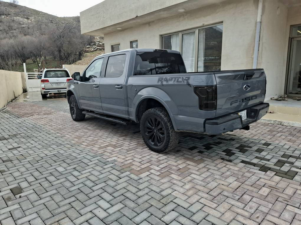 فۆرد F150  مۆدێلی 2020 مەکینە 8بستۆنی 5000 ، مواصەفاتی XLT SPORT ، رەنگی سمینتی ، گێر لەعەرز و شاشە گەورە و دەبڵ ئەکسل و قفڵ ئەکسل و ئۆتۆ ستۆپ ، بۆدی کورت و دەگا گەورە ، رادار و کامێرا و حاسە، جامی دوای سلایدە ، کوشنگ جلد و هیتەر و خەزن و کارەبایی ، تەبرید مەرکەزی ، گێرو مەکینەی بەشەرت نەکراوەتەوە و دەنگ و دوکەڵ و بوخاری نیە ، 41000MILE حەقیقی رۆیشتووە ، زۆر تازەیە ، لاییت لید و بۆدی لید ، تایەو ویلی 20 , سەیارەکە لە ئەمریکا بەرز کراوەتەوە بیلاد بەگلایت رەش ، سەنەوی و ژینگەی نوێیە بەناوی خۆمە، سەیارەکە دو پارچەی بۆیاخە، سعری ٢٤٥و معامەلە هیچ مەسروفی تیانیە ، بۆ پەیوەندی واتس ئەپ و ڤایبەر *********** السليمانية, العراق
