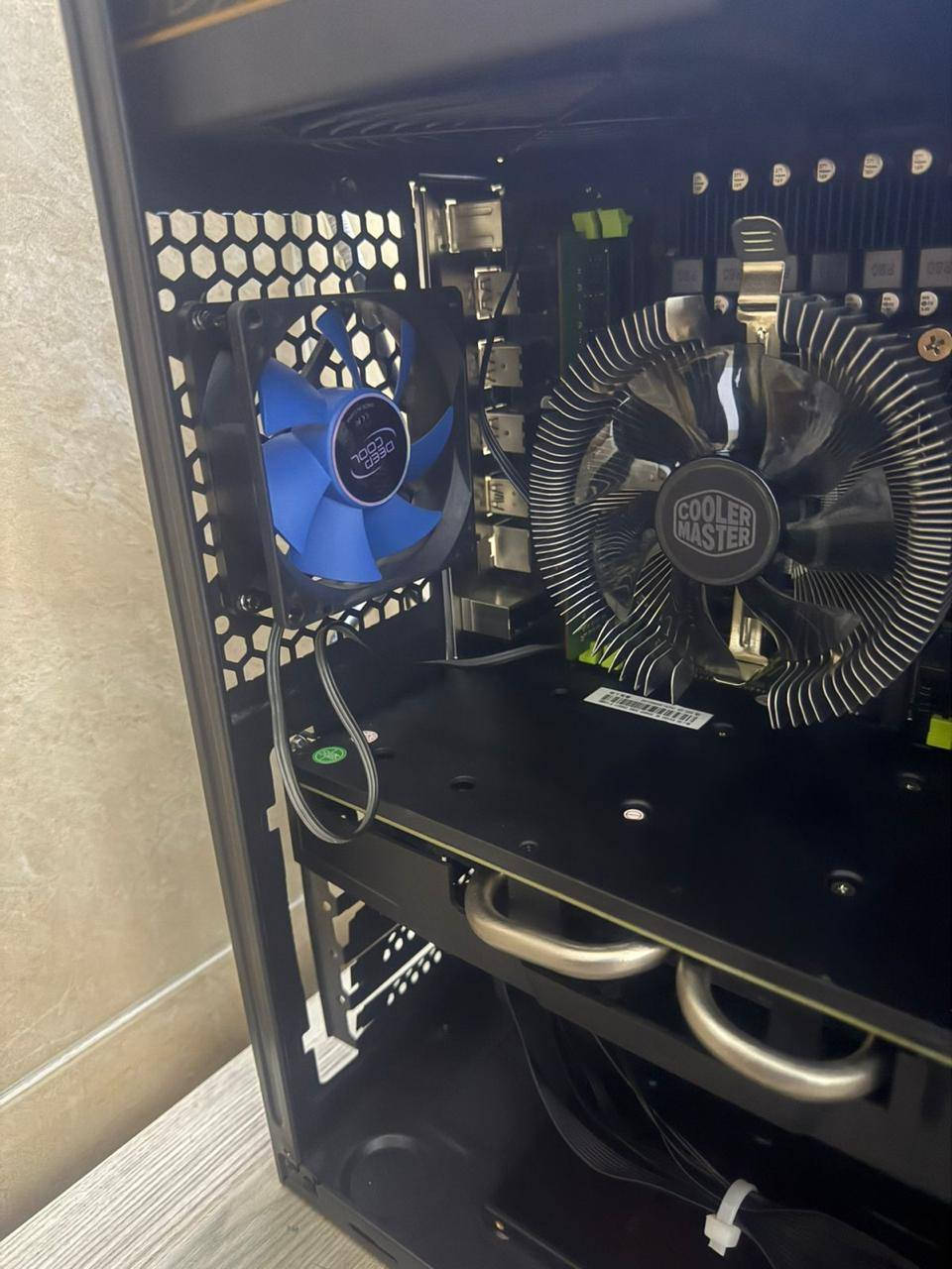 تجميعه للبيع
مواصفات

RX580 8gb

16GB 2600hz

Intel xeno cpu E5_2680v4

Ssd sata 512G

الباور 650w

سعر 500الف 

 سكن داخل اربيل ***********
