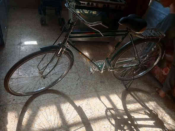 باسكل هيرو القديم 1999حته مختوم البيع مابي اي ضرر نضيف ولا بي شخط ابد الي يريده يتصل ع رقمي ***********
