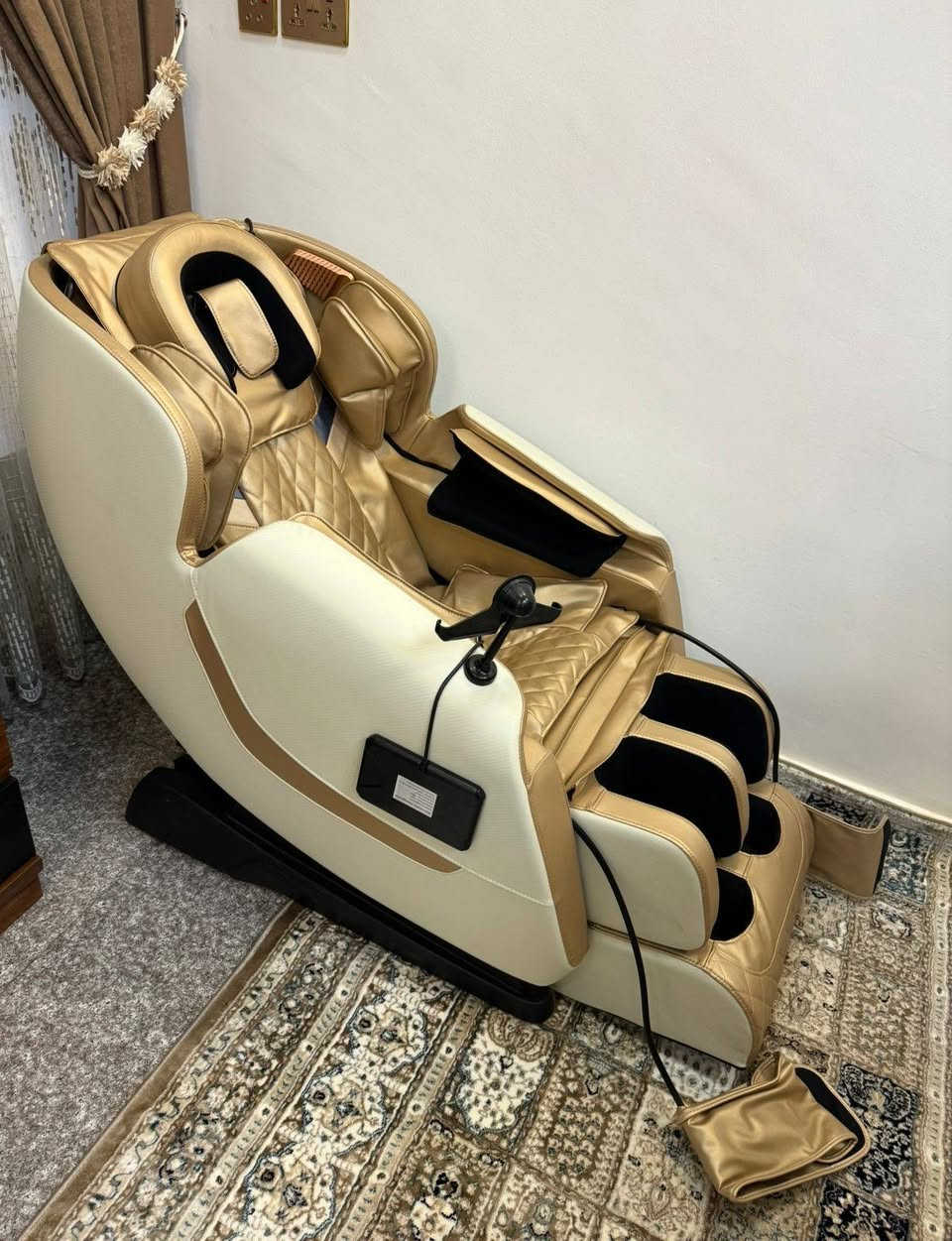 كرسي تدليك النظافة 98% مستعمل شي بسيط وقليل جدا،سعر الجديد 8.5$ رايد ابيعة ب6 ورقات ***********
