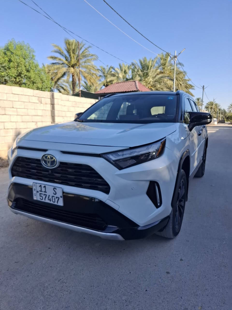 RAV4  2023 XSE HYBRID
BLACK TOP
BLACK EDITION 
ماشية ٤٣ الف مايل 
ارباگ بردة 
ارباك ستيرن راجع كبسولة يعني شغال راجع وكالة
مرقم بغداد بأسمي 
بيها صبغ ربع الجاملغ الامامي اليسار 
السيارة فول مواصفات 
شاحن وايرلس 
كشنات جلد
٥ كامرات 
اشاير بالمري
فتحة سقف 
بصمة ابواب ٤ مع دخول ذكي 
سستم صوت JBL
دمام خلفي JBL
كشن تدفئة 
صندوق كهرباء 
صندوق چلاق ينفتح بالرجل
خزن ميموري للكشن
وبعد بيها هواااي مواصفات 

مكان السيارة بعقوبة 
للأستفسار اكثر الإتصال على الرقم 
***********
