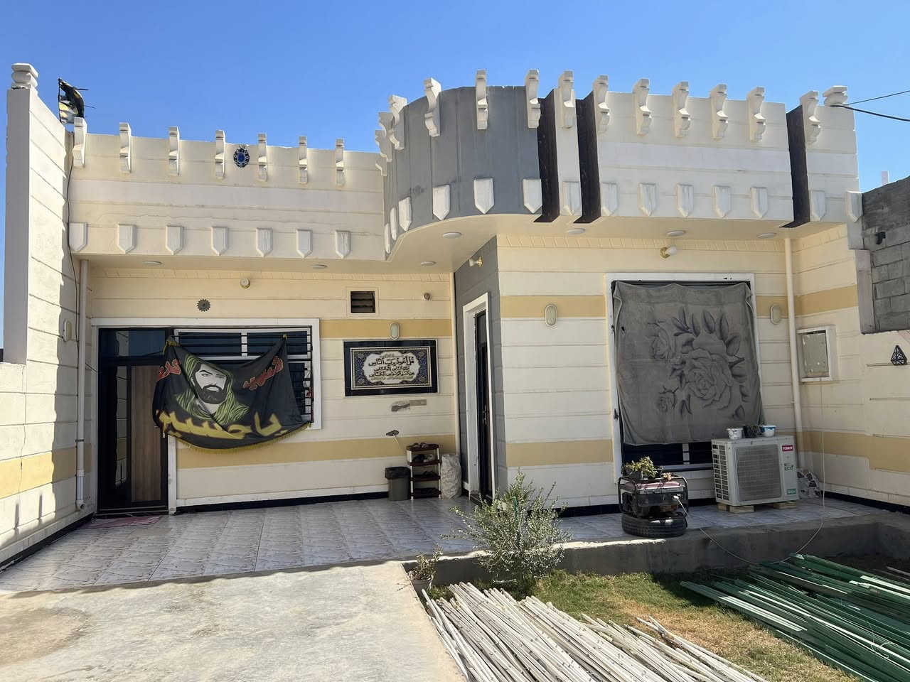 يا الله اللهم صلي ع محمد وال محمد 

دار للبيع المساحه ٣٠٠متر  زراعي قرب بيت حمود العوين  

كامل منً كلشي ع آخر  لاستفسار تصال ع رقم ***********
