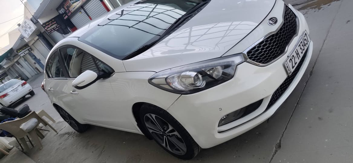 السلام عليكم
كيا سيراتو 2014 خليجي
محرك16 دووش غير مفتوح 
كير وتبريد وطخم جديد وشرط
رقم جديد سنوية وهزة وفحص جديد 2029
مواصفات 
تحكمات جهتين 
5ويل كب كروم
تكييف خلفي
كزوز رياضي
لايت LED 
بك لايت LED
اشاير مري 
مع فتح ترحيبي 
مري شفط 
ستيل يدات
بلاجكتور مع منافذ شحن 
السعر 118 
الرقم ***********
       ***********
