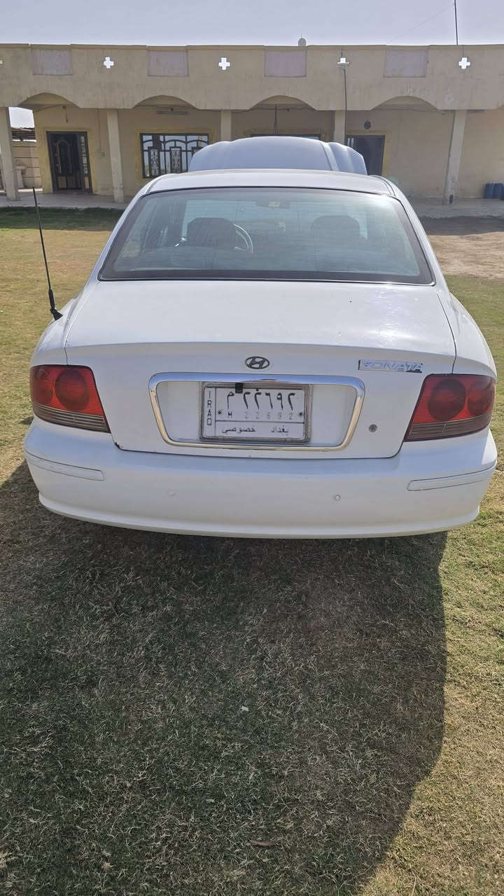 السلام عليكم 
سوناتا وفود 2002 رقم بغداد مشروع وطني كير اوتوماتيك مكينه 2000 مكان بغداد محموديه استفسار ***********
السعر 60 وبيه مجال
