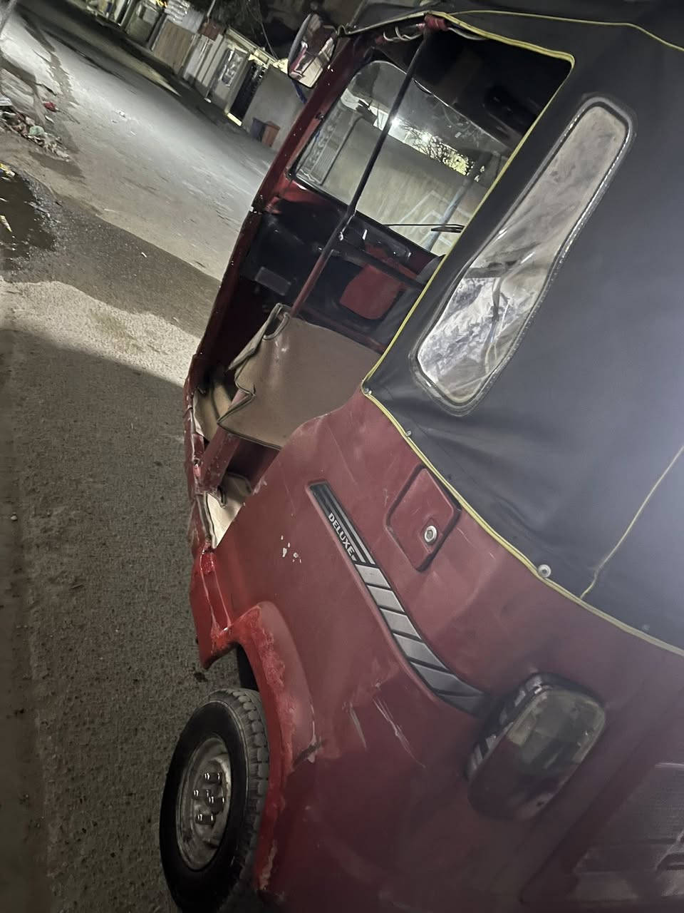 السلام عليكم تكتك  tvsللبيع اوراق اصولي اتكفلك للترقيم مكينة مكفول تراي يخبل السعر مليونين وبيها مجال العنوان بغداد للاستفسار الاتصال ***********
