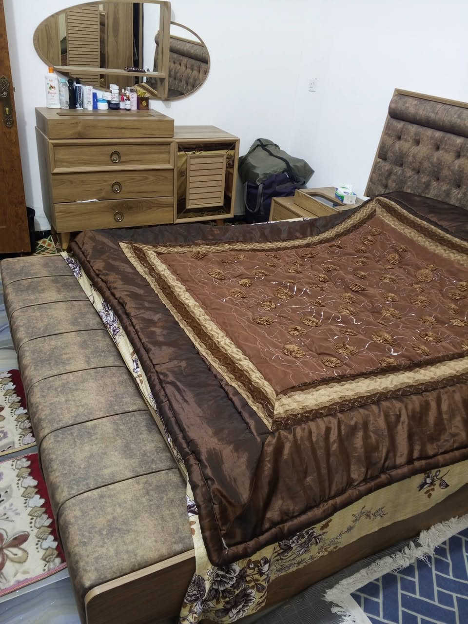 للبيع بغداد الغزاليه نضافه 90%سعر1000000بيه مجال هاتف***********
