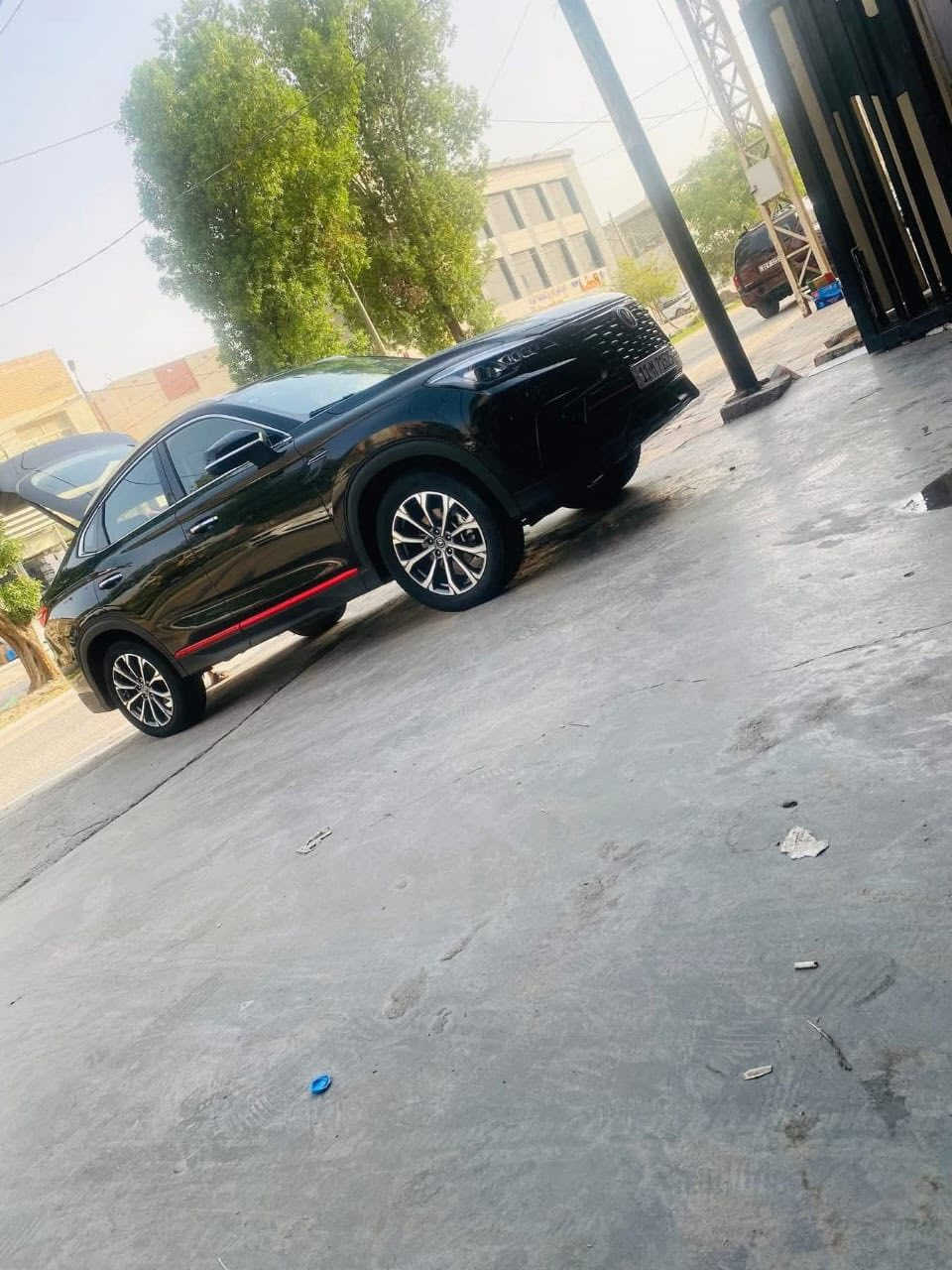 للبيع فقطط- شانجان CS85
موديل 2024 فول مواصفات
الصور هواي وتكدر تشوف السياره من كل جوانبها داخل وخارج

- رقم السيارة: بغداد
- الموديل: 2024
- المسافة المقطوعة: 26،000 كم فقط
- اللون: اسود
- الحالة: 
- الصيانة: جميع الصيانات الدورية داخل الوكالة الرسمية Changan البخيت 
- الفئة: فول أوبشن تشمل كل مواصفات الراحة والأمان والتكنولوجيا

- مواصفات السيارة (فول أوبشن):

 • شاشة لمس كبيرة + كاميرا 360 درجة
 • رادار أمامي + تنبيه مغادرة المسار
 • فتحة سقف بانوراما
 • تشغيل بصمة + تشغيل عن بعد
 • تبريد وتسخين مقاعد
 • نظام صوتي قوي
 • إضاءة LED أمامية وخلفية
 • حساسات أمامية وخلفية
 • كراسي جلد كهربائية
 • گير توبترونيك + نظام قيادة متعدد الأنماط
 • مكيف ثنائي المناطق
 • ويل 19 الأصلي
 • محرك 2.0 Turbo بقوة 233 حصان
 

 للاستفسار :
راسلني عالخاص أو اتصل على الرقم:فقط واتس اب ***********
