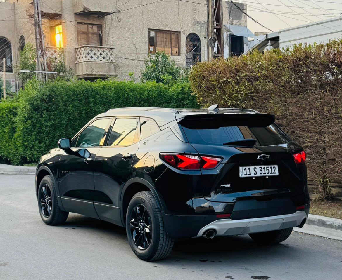 السلام عليكم
شيفروليه بلايزر  LT2  
موديل 2022 رقم بغداد 
محرك 4 سلندر 2000 تيربو 
ماشيه  62 الف 
حادثه جاملغ امامي بارد فقط بدون دواخل بدون صبغ 
مواصفاته :- بصمه ,شاشه ,جنطه كهرباء, رادار امامي خلفي جانبي ,مقعد كهرباء, تحكمات ستيرن ,تحديد مسار, لايت امامي زينون ,لد امامي خلفي ,حساسات خلفيه ,كامره خلفيه دواره ,اوتو ستوب , تدفئه كشنات ،
للاستفسار الاتصال على الرقم 
*********** اتصال 
*********** واتساب
