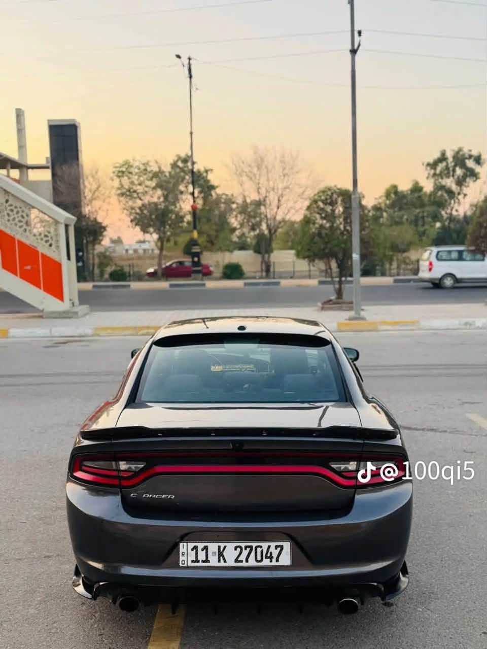 السلام عليكم جارجر 2015 لون فيلي SXT 
محرك 6 سلندر حادثها جاملغ وبنيد بيها صبغ بيها الصفحتين بدون ضرر او بدون قمارة وتكم مكفولة من الكص ولعيب الشرعي وشرط الفحص السيارة سنوية جديدة او هزة جديدة تبريد حدادية كير محرك سيارة حلوة وجاهزة العنوان الكوت الخاجية  السعر 138 وبيها مجال بلخير على الياخذها ***********
