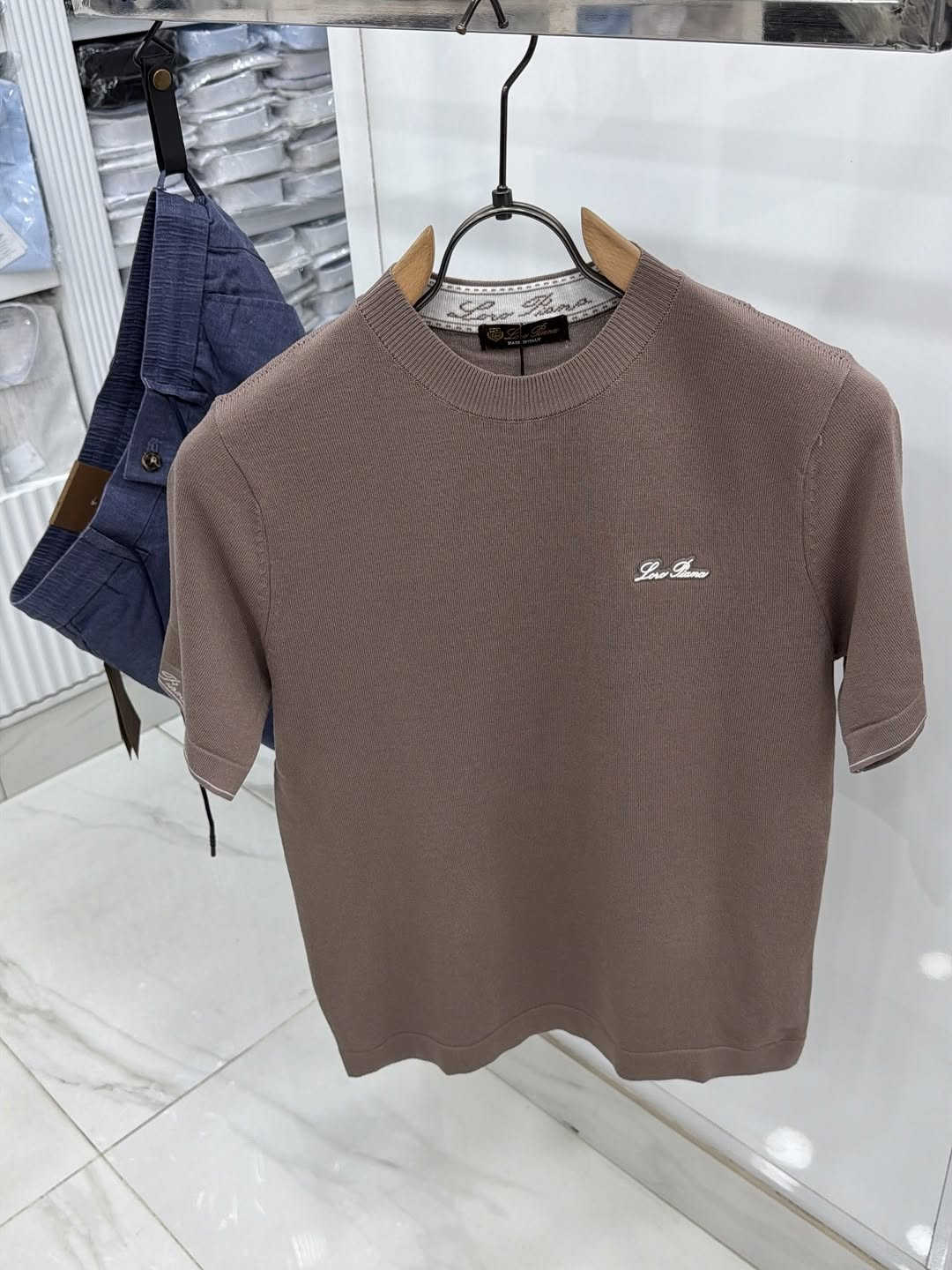 طه العايد 
جودة أنت تستحقها 🤎
تشيرت تريكو قطن قياسات  M L Xl Xxl 
علق بـ تم يوصلك السعر ❤️🌿


**إذا كنت صاحب هذا الإعلان وتريد حذفه لأي سبب، رجاءا أرسل رسالة إلى الدعم الفني**