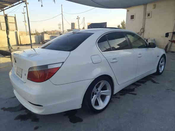 Bmw E60
موديل 2006 

فوول فوول مواصفات 

مه كينه 530ي نؤزل كوورت مه رغوب 

به سمه و سلايت گير تؤماتيك و سپؤرت وعادي 

كوشن كاره بايي و كوشن خه زنه 

بيلاد 5 په رده يه پيش و دواي حاسه يه 

ته بريد ساردوو گه رمي و هه موو گياني به شه رت 

سه ياره كه براوه ي دووبه يه

گؤرينه وه ش اكه م له سه ر دل گرتن 

***********
سعري 56و معامله

