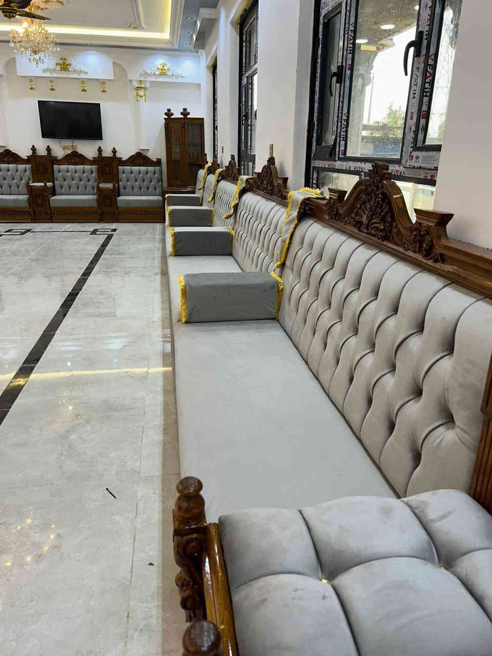 معمل نجارة الايهم 
⚜️ديوان حديث بأسلوب معاصر ومميز⚜️
تم تسليم طلب احد الزبائن في المدائن الى الاخ ابو عمار العكيلي 
 شايف كل الخير 
***********

حسب طلب الزبون والمساحه المطلوبه🔨✂️
كادر محترف في التصميم والتنفيذ 👌
يوجد كادر متخصص لأخذ القياسات 📝

مصنوع من ارقى الاخشاب الطبيعيه👍
من خشب الچام الروسي المجفف🌞
والسنديان الامريكي 👌
والزان المصري ⚒️
خامات واقمشه مستورده جيدا جداً🛋

قماش خاصيه waterproofing

امكانيه تغيير لون الخشب والاقمشه حسب رغبه الزبون

العنوان - بغداد بسماية الشارع العام مقابيل مستشفى الجامعة اللبناني

للاستفسار يرجى مراسلتنا على بريد الصفحه📩
خدمة اخذ القياس مجانآ
خدمة النقل والشد مجانآ 🚚
او الاتصال📞
***********
***********📲
