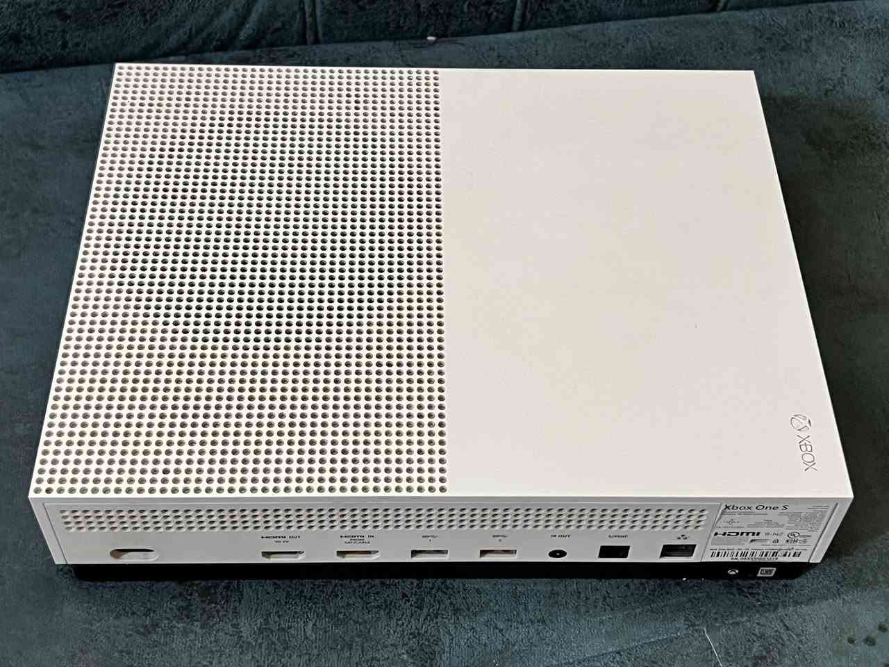 للبيع اكس بوكس ون اس + جوستك سيريس اس اسود مستخدم قليل + جوستك كيم سير غير مستخدم بالباكيت 180 الف  / و الالعاب كل لعبة مكتوب عليها سعرها


**إذا كنت صاحب هذا الإعلان وتريد حذفه لأي سبب، رجاءا أرسل رسالة إلى الدعم الفني**