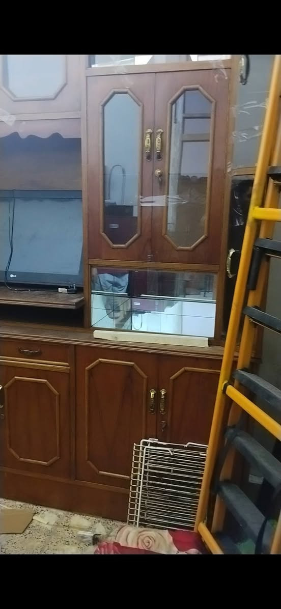 معرض للبيع نضيف جدا مدينة الصدر الورفلي السعر قفل ٧٥ لف ***********
