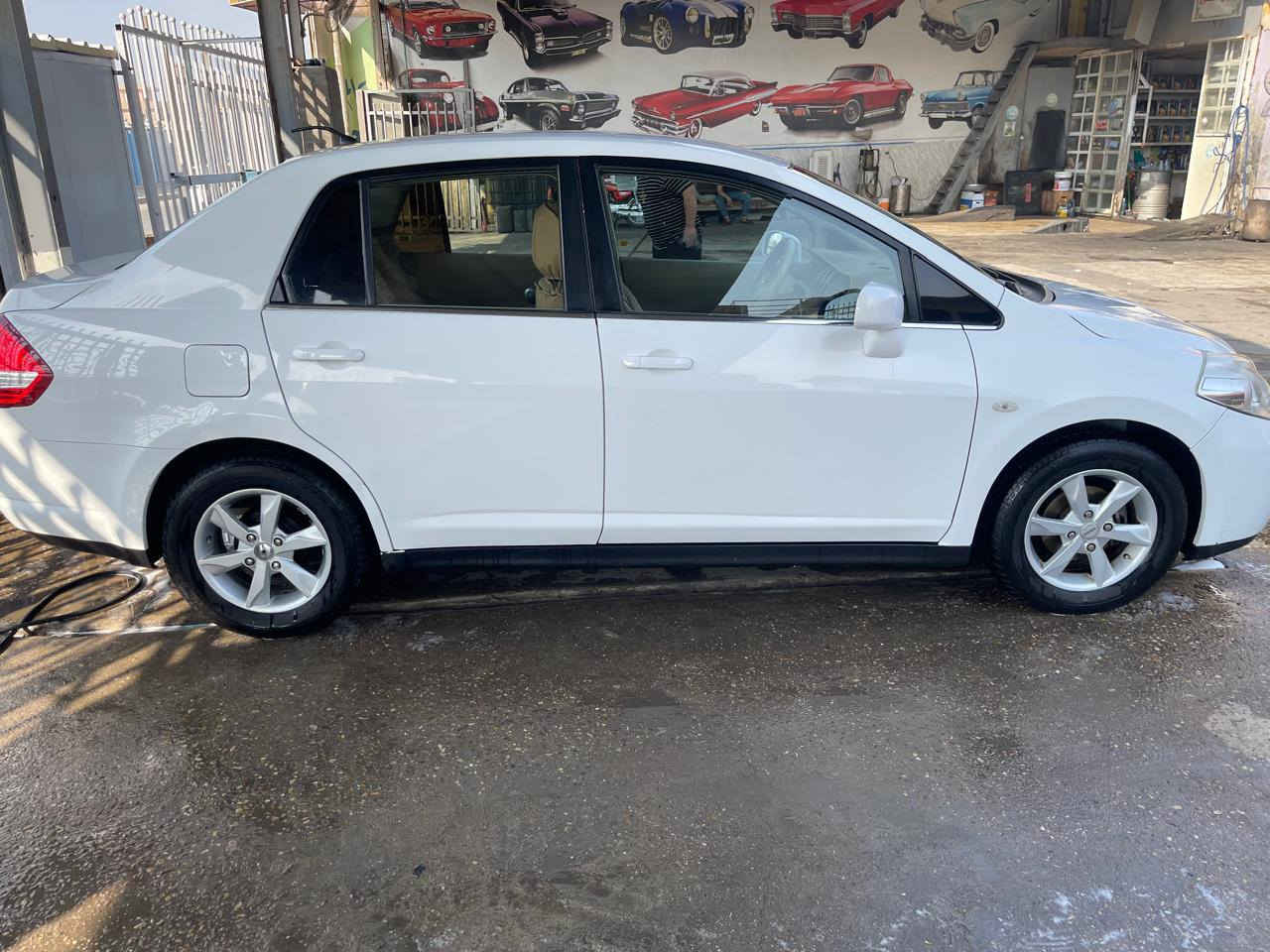 السلام عليكم/ نيسان تيدا 2009 للبيع سيارة خير من الله نضيفة بيهه فقط ضربة باب السايق مو قويه ورجعناهه كما كان وجاهزة من كلشي كامرة وحساسات وشاشة تبريد يخبل وكذالك التدفئة وبأسمي الحمد لله سيارة حلوة وقتصادية وما متعوبة من خذيته قبل سنتين من شخص كلش مداريهه وحتى من خذيتهه اني داريته بلزايد وعلى ايدي رقمهه بصرة خصوصي ولشراي تتحول بأسمة لان انه ما اريد اتعب احد ولا الشخص اليشتري يتعبني شغلتي اخلصهه بشي حلو ويرضي الله السيارة عارضهه 95 ورقة وبيهه مجال مكاني محافضة ميسان رقم الموبايل ***********
