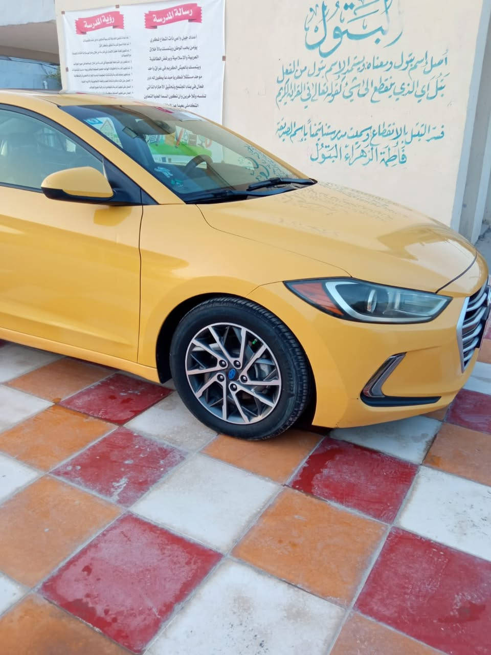 السلام عليكم 
النترا 2018 رقم بغداد بآسمي 
مصفرة من كلشي تحويل مباشر
صور الحادث بالمنشور بدون ايرباك
فووول مواصفات لمتدد
مكان السيارة الحلة شارع 60
***********
