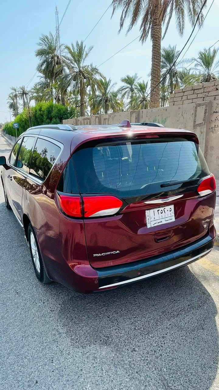 سلام عليكم 
كرايسلر باسفيكا 2018 
وارد امريكي بدون ايرباك صور الحادث موجودة ب المنشور 
رقم مشروع وطني 
مواصفات 
أبواب كهربائية 
صندوك كهرباك 
تشغيل عن بعد 
حساسات خلفية و رادار خلفي
كشنات جلد 
كامرة خلفية 
مكان السيآره ميسان 
سعر 158
*********** وتساب
