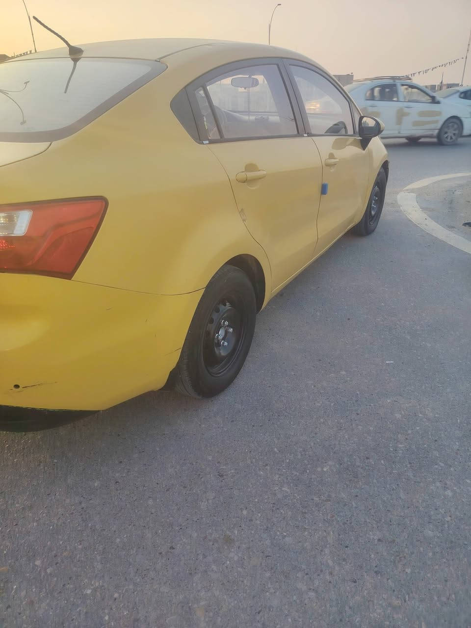 السلام عليكم
سياره كيا ريو خليجي مديل2013 كفاله عامه من الفتح وتبديل وضربه القويه رقم انكليزي مثنئ سنويه جديده سياره جاهزه تبريد حداديه محرك 1600لاتنقيص ولاتبخير تخم تاير المكان السماوه مركز السعر 77 وبيه مجال بسيط الاستفسار ***********
