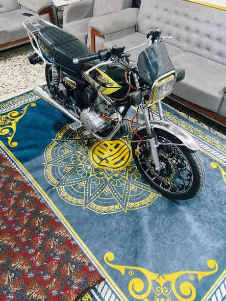 السلام عليكم دراجة ايراني موديل 2025 خمسة كير سلف هندر اوراق اصولية كهربائيات كلها شغالة تشغيل عن بعد بصمة محرك 200 ضاغطة وزنجيل السعر 800 بيها مجال قليل دراجة جديدة رمبة  العنوان بغداد الشعلة 
***********
***********
