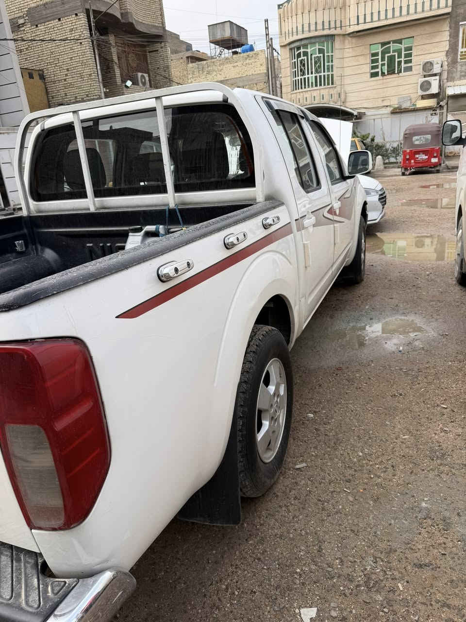 نيڤارة 2014 SE رقم بغداد السيارة جديدة من كل النواحي ومكفولة ما عده الجالمغ الامامي صبغ نص مو كامل وموجود سونار حديث للاستفسار ***********
