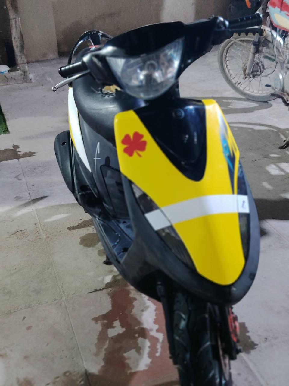 سلام عليكم اخوان دراجه ماكس عدله البيع مديل 2007 اشاير شغالات صطاب ورا وگدام يشغلن مكينه بلاديه ما مفتوحه بوشه بلاديه49 ستوني شدلها تخم تايرات جدد كفراتة تجاريه فقط كفاله عن سريقه عنوان بصره ابو الخصيب حمدان سعرها مليون 125 وبيها مجال هاذ رقمي وتصل على واتساب ***********
