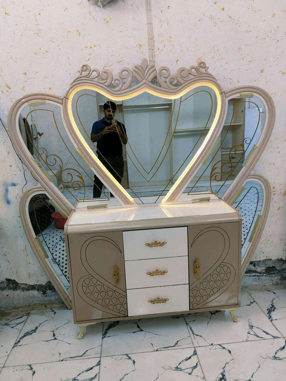 غرفة تركي نظام ابواب سلايت ✨
عدد القطع 9 غرفة مودران❤✨
نظافة 95 / 100 ❤✨ 
السعر 850  مع الشد 🪛ونقل 🚙
داخل بغداد متوفر توصيل لجميع المحافظات 🇮🇶 ب


**إذا كنت صاحب هذا الإعلان وتريد حذفه لأي سبب، رجاءا أرسل رسالة إلى الدعم الفني**