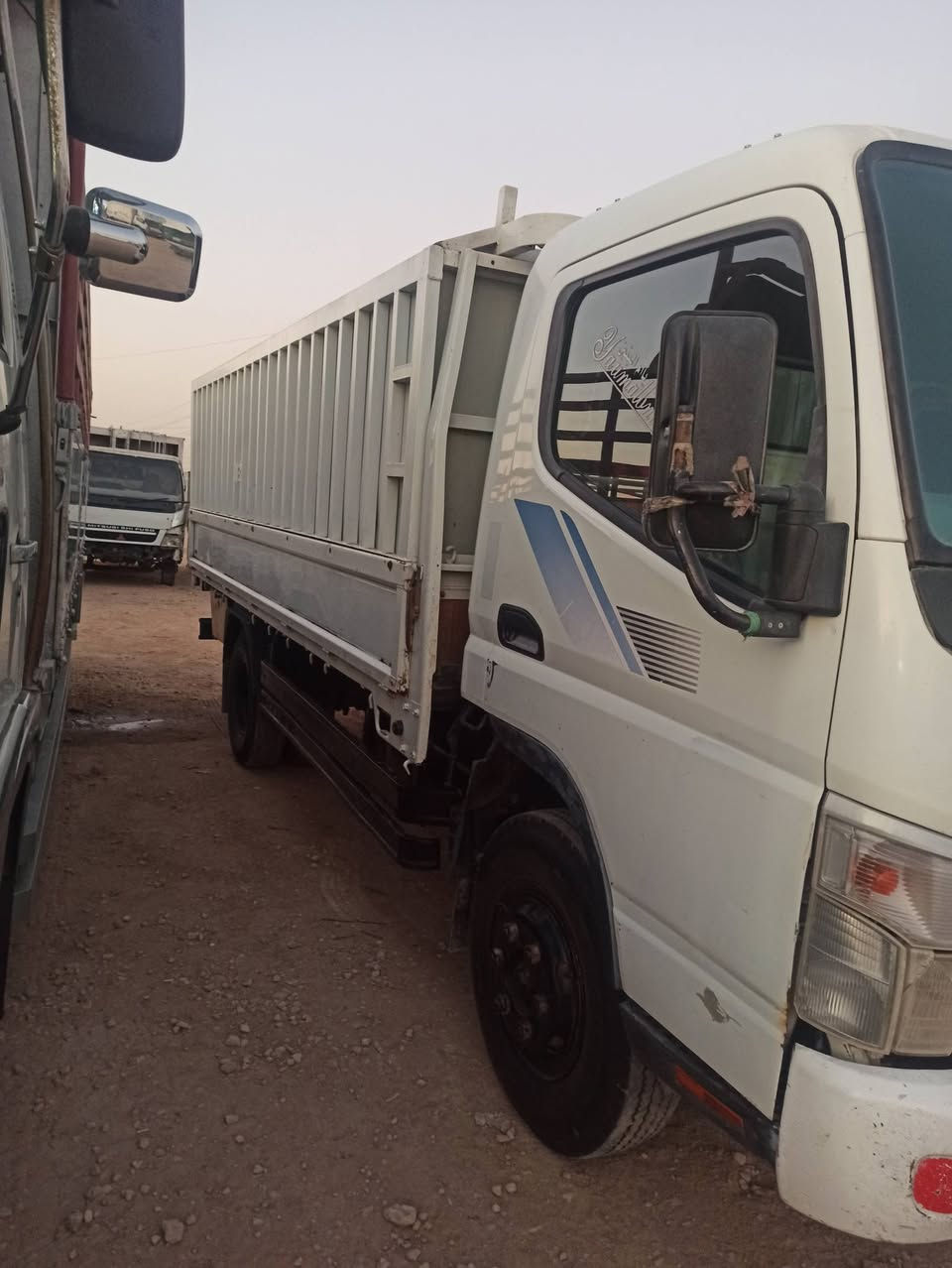 السلام عليكم كنتر مستبوشي للبيع موديل 2009 رقم نجف بسمي سياره جاهزة بدي حديد مو خشب شغل مضبوط مكاني نجف *********** بي واتساب.
