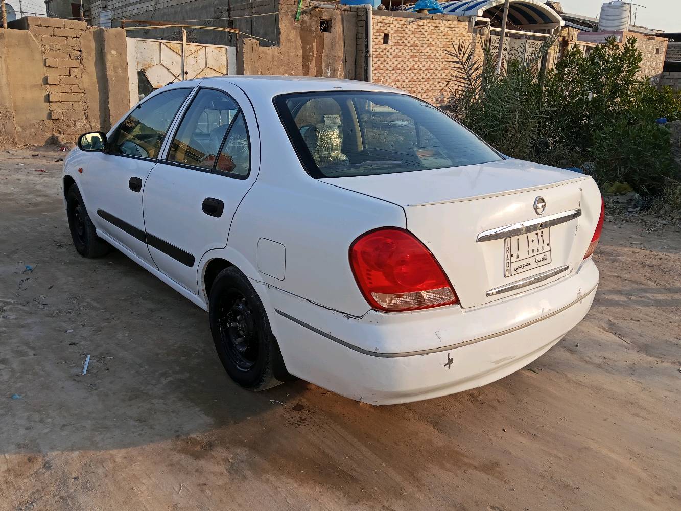 السلام عليكم نيسان سني ياباني موديل 2005
 محرك قبق اسود مكينه بيها تنقيص بدون بخار فقط تنقيص گير اوتماتيك رقم قادسيه مشروع وطني حداديه 80% البدي شوفت عينك بي طخات بسيطه السيارة احلى من الصور السعر 75 وبيها مجال قليل للاستفسار ***********