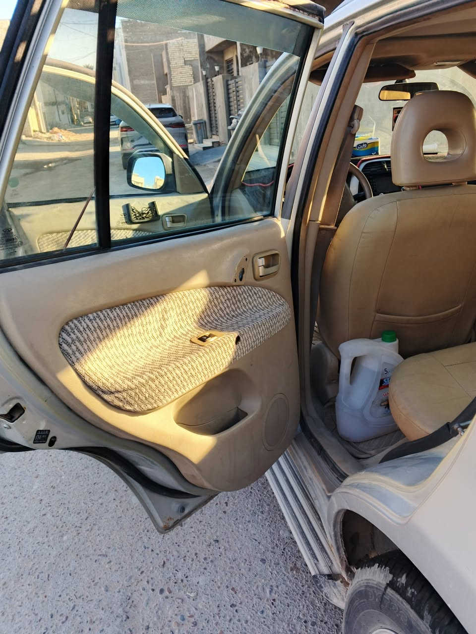 سلام عليكم سياره شيري تيكو موديل 2011بغداد تحويل مباشر السياره امامكم بلصور كير مكينه خير من الله بيهه نواقص بصيطه صدر امامي خلفي 80بلميه مابيهه طسه كهربايات شغاله اطارات 80بلميه. سعر 45  وبيهه مجال  مكان السياره بغداد الدوره البعيثه مجمع بهاء المدن الشراي يتصل على الرقم
***********
