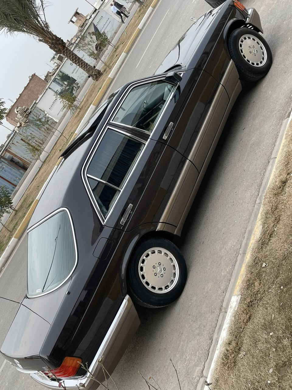 السلام عليكم
للبيع مارسدس se300 قبغ اسود محرك بلادي موديل 1987 ماشيه ١٤٧ 
باب قصير ع ع بلاد السياره بدون خياس قواعد بلاديه غرفه بلاد جديده مصبوغه جماله بدون معجون بدون تبديل ولا قطعه غرفه بيجي مصدفه 
تبريد تدفئه سلايت روف طكتين دبل هورن 
دبل اريل كهرباء ABS صاج ملكي مطعم ماسحات لايت سيدي اوكس ريمون سنتر كتلوك صيدليه 
رقم بغداد انكليزي 11 مميز مع السياره لون جوزي 
هزه جديده تحويل ثاني يوم  السعر ١٢٥ 
للتصال***********
