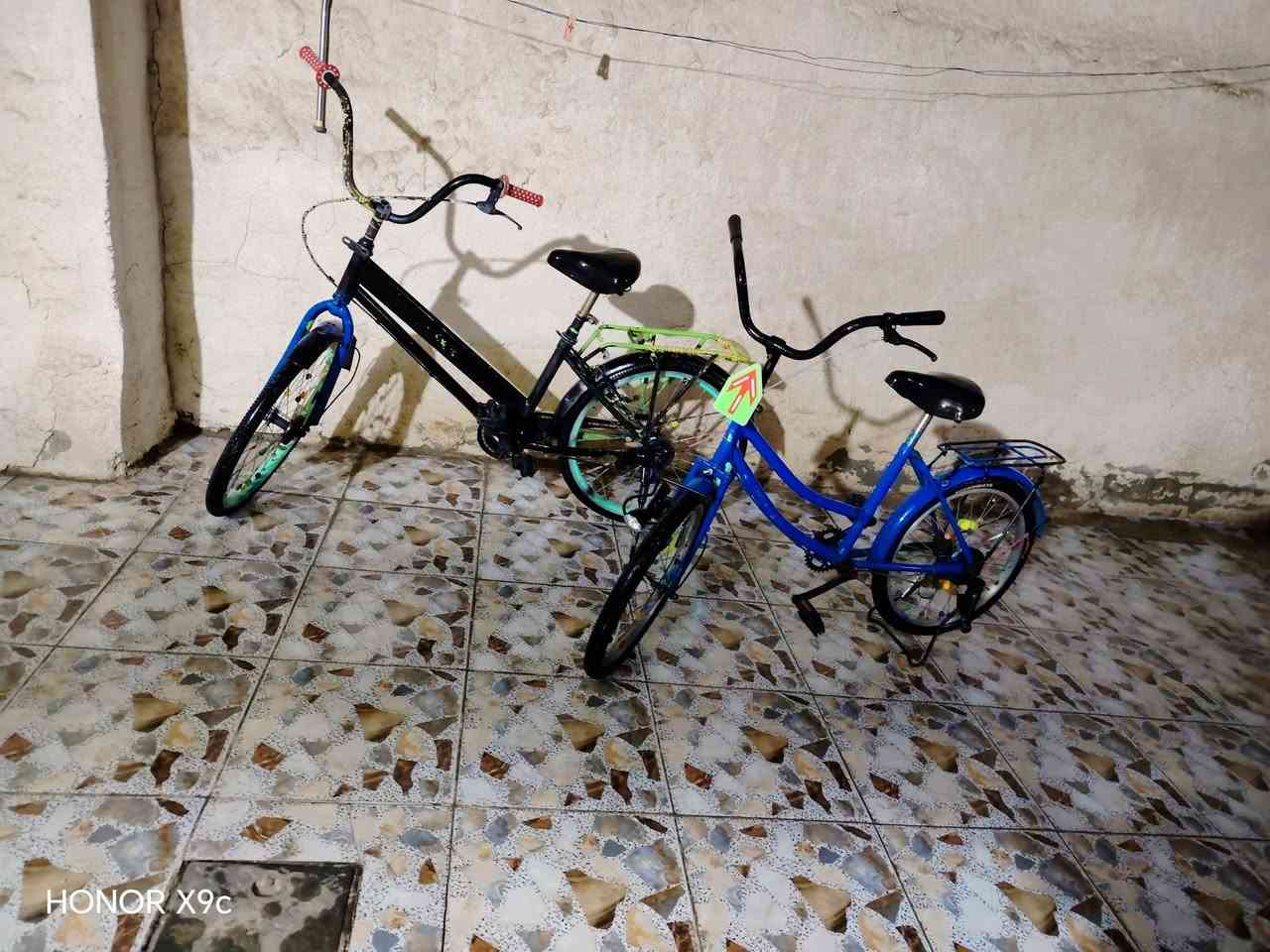 بايسكل  مستعمل عدد ٢ للبيع بيهن الازرك مكطوع الزنجيل والأسود نقص شغلات بسيطه بس شغال حله طهمازيه
*********** او المراسله ع الصفحه السعر خاص
