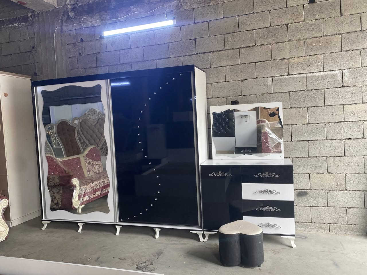 غرفت نوم تركي شرط الانضافه  6 قطع  السعر تصال ع رقم ‭0770 479 7493‬
