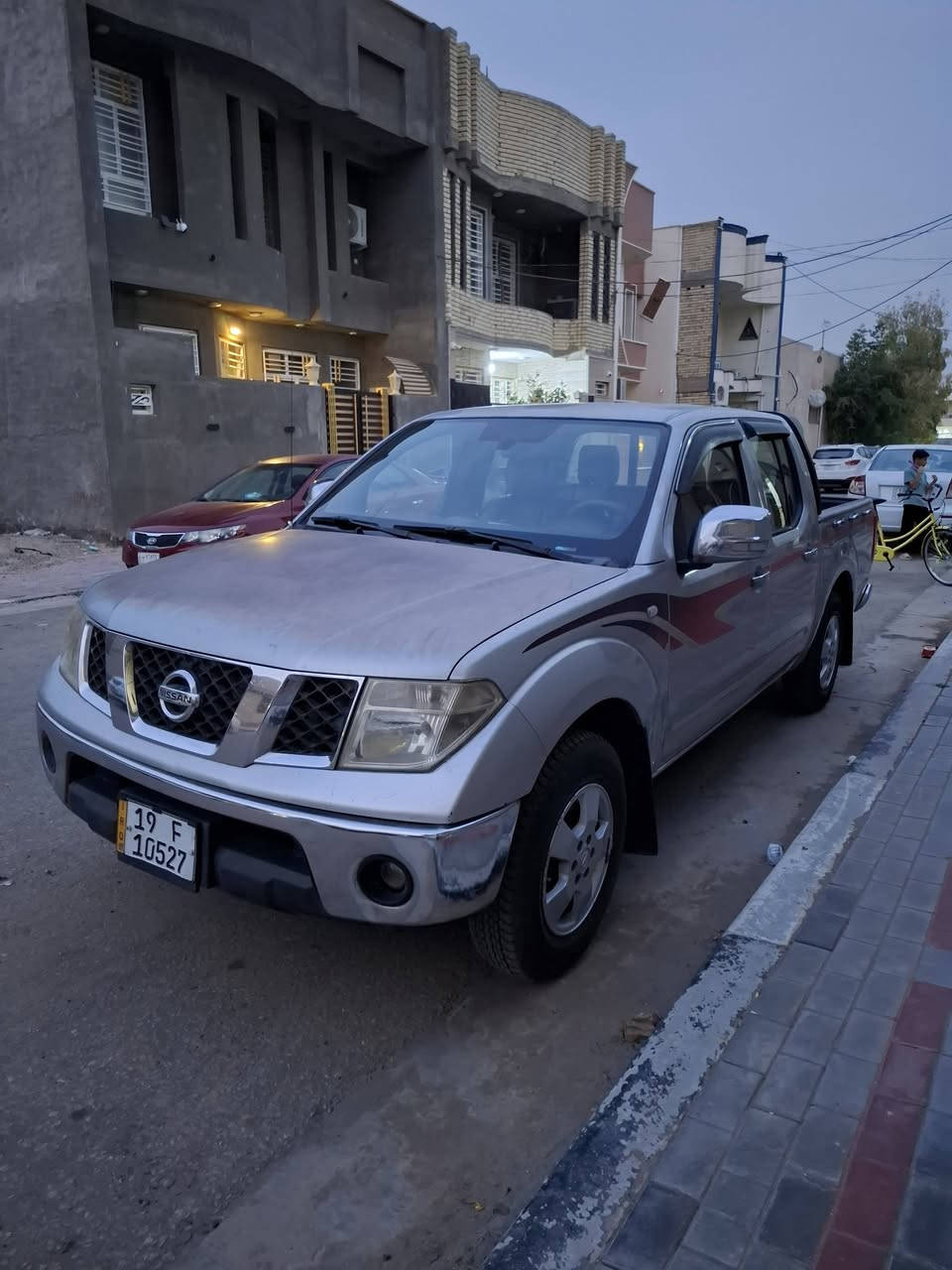 السلام عليكم .
السياره شوفت عينك حلوه .
نيفارا موديل 2009.
كفاله  .
كير عادي .
المكان كربلاء.
الرقم:***********
